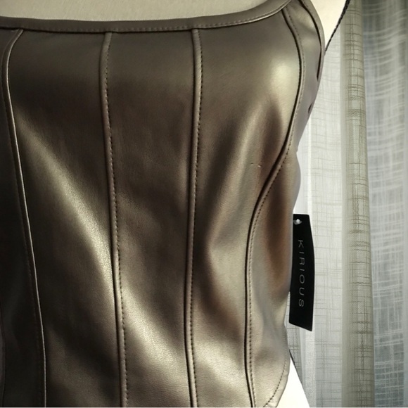 Women’s Metallic Bustier Tank Size Medium NWT - Picture 3 of 3